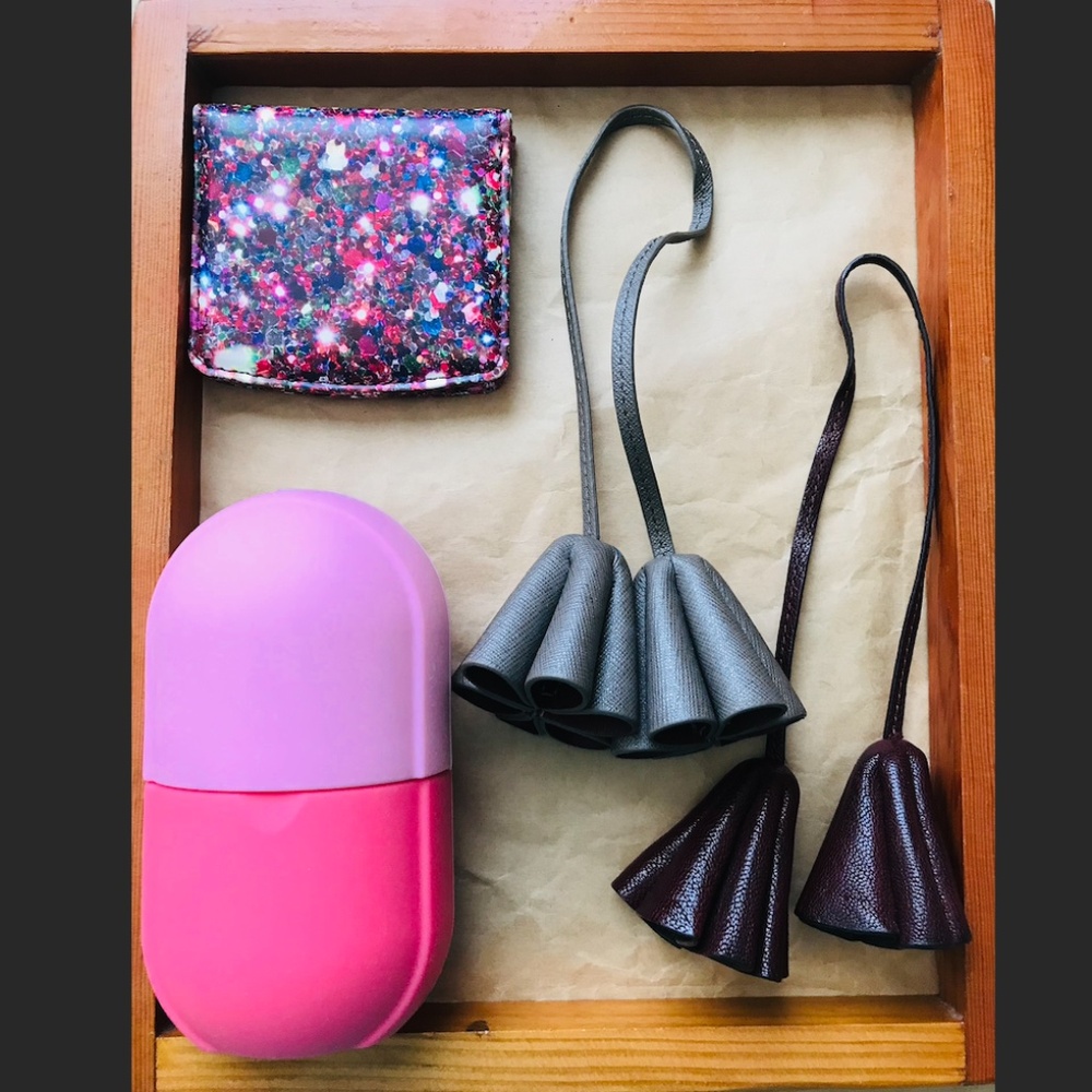 2/$29 Marc Jacobs tassels + facial beauty ice roller + Mz Wallace mirror - Picture 3 of 10